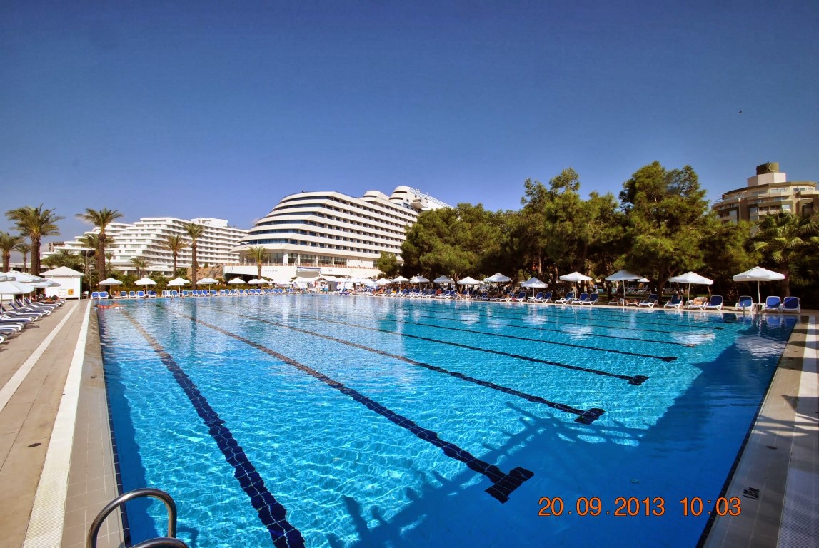 imagini hotel TITANIC LARA